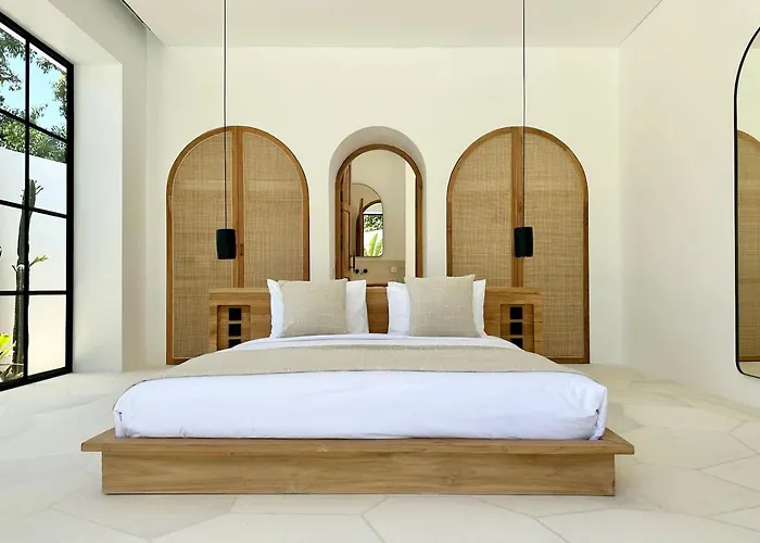 Melrose X The Young Villa Uluwatu