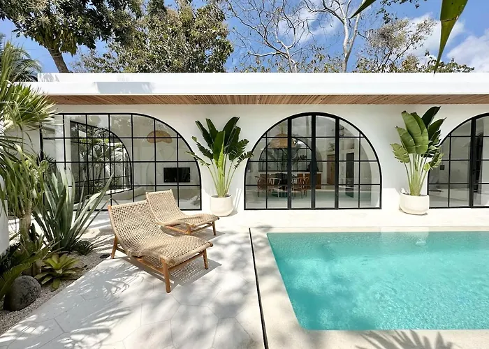 Villa Melrose X The Young