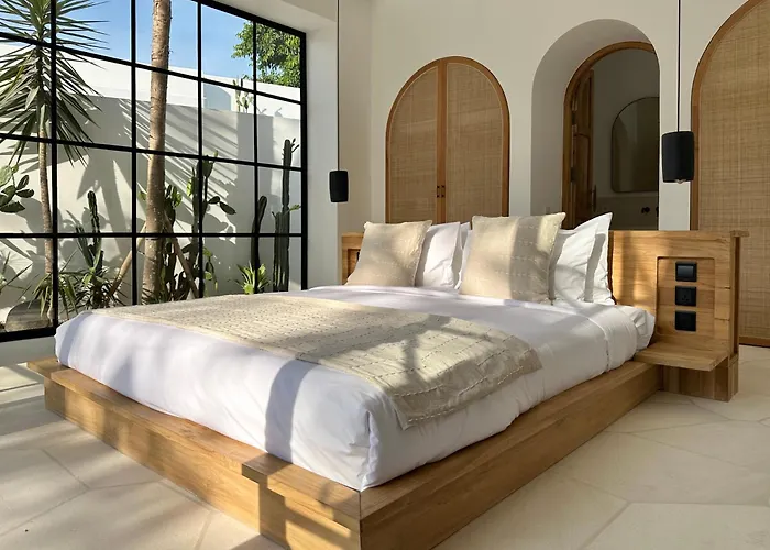 Melrose X The Young Villa Uluwatu