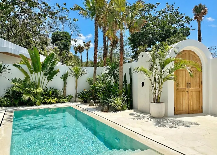 Villa Melrose X The Young Uluwatu